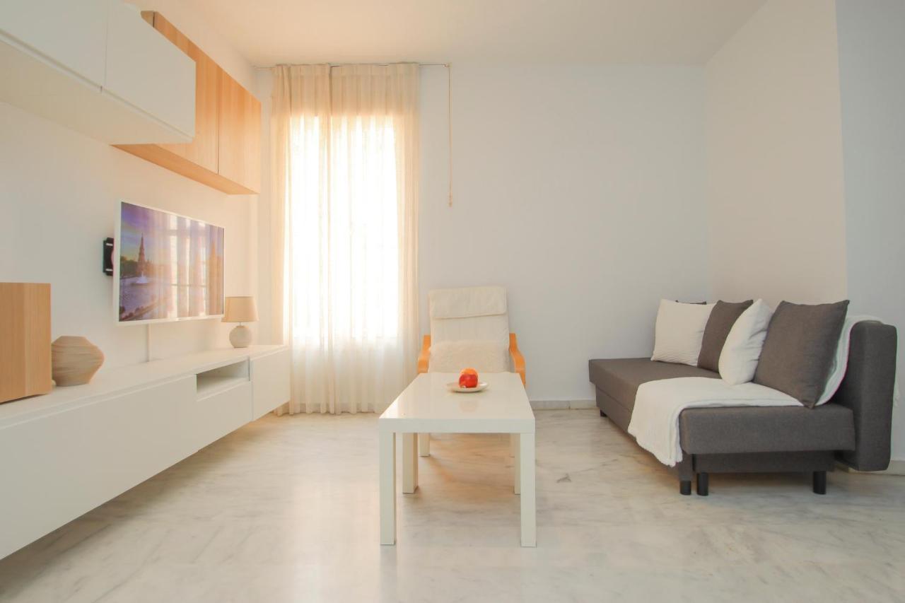 Modern Apt - Luxe Queen Bed - Walk To Isla Magica Seville Luaran gambar